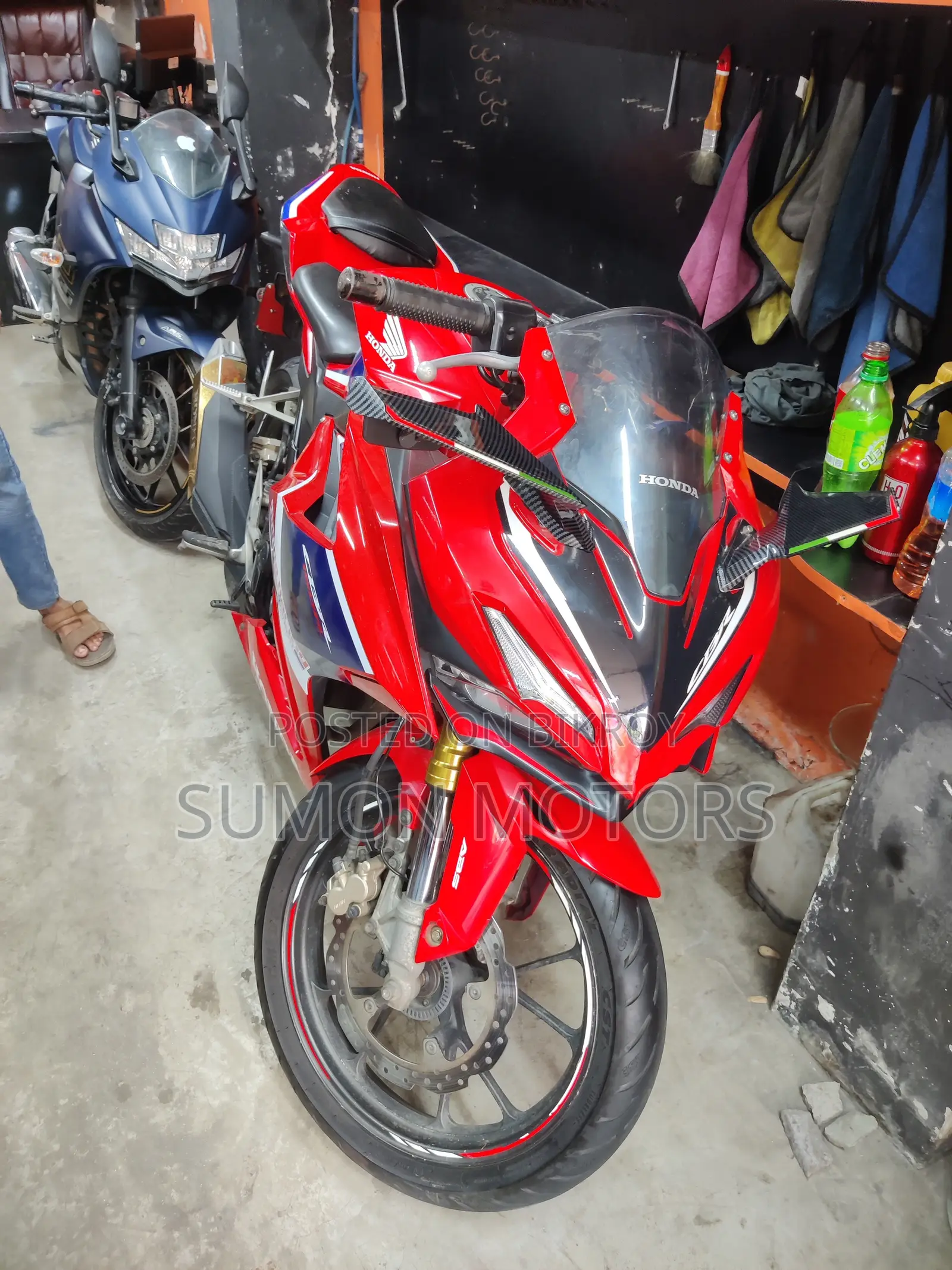 হোন্ডা সিবিআর ২০২৩ লাল