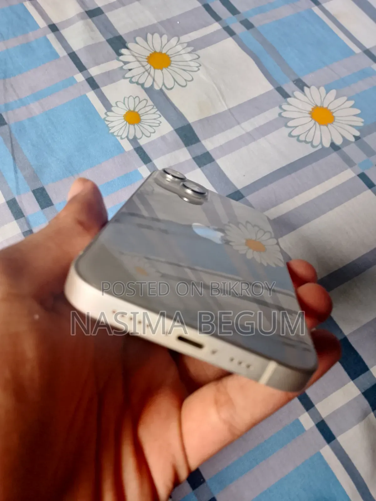 অ্যাপল আইফোন ১৩ ১২৮ জিবি হোয়াইট