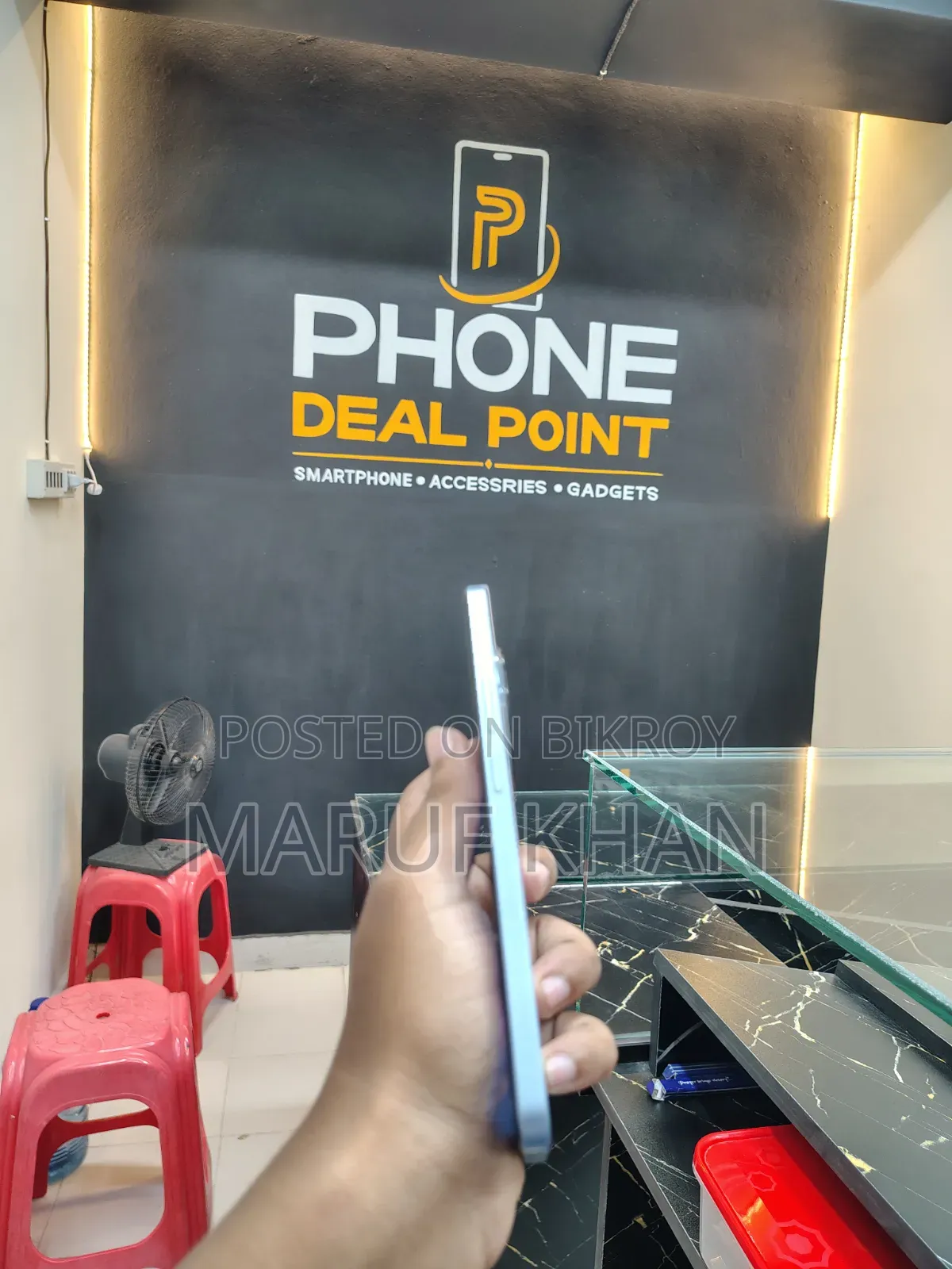 Realme 128 GB Blue