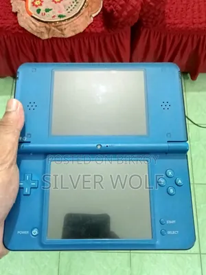 নিন্টেন্ডো ডিএসআই এক্সএল গেমিং কনসোল