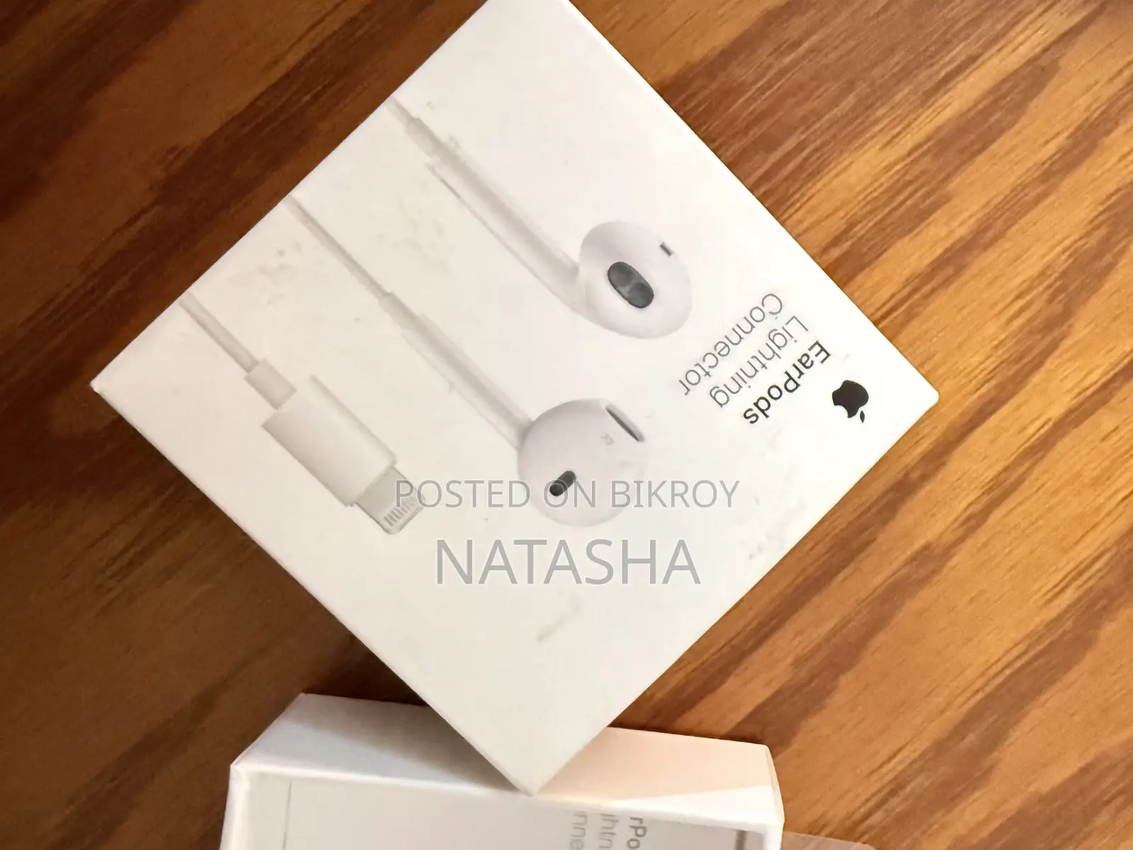 আসল অ্যাপল ইয়ারপডস লাইটনিং কানেক্টর সহ