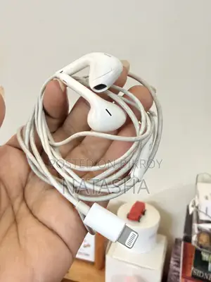 আসল অ্যাপল ইয়ারপডস লাইটনিং কানেক্টর সহ