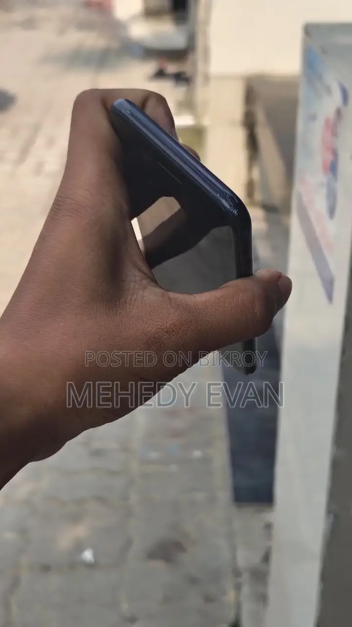 অ্যাপল আইফোন এসই (২০২০) ৬৪ জিবি ব্ল্যাক