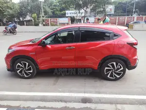 Honda Vezel ১.৫ হাইব্রিড টু-হুইল ড্রাইভ ২০১৭ লাল