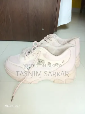 পিংক স্টাইলিশ উইমেন্স স্পোর্টস স্নিকার্স
