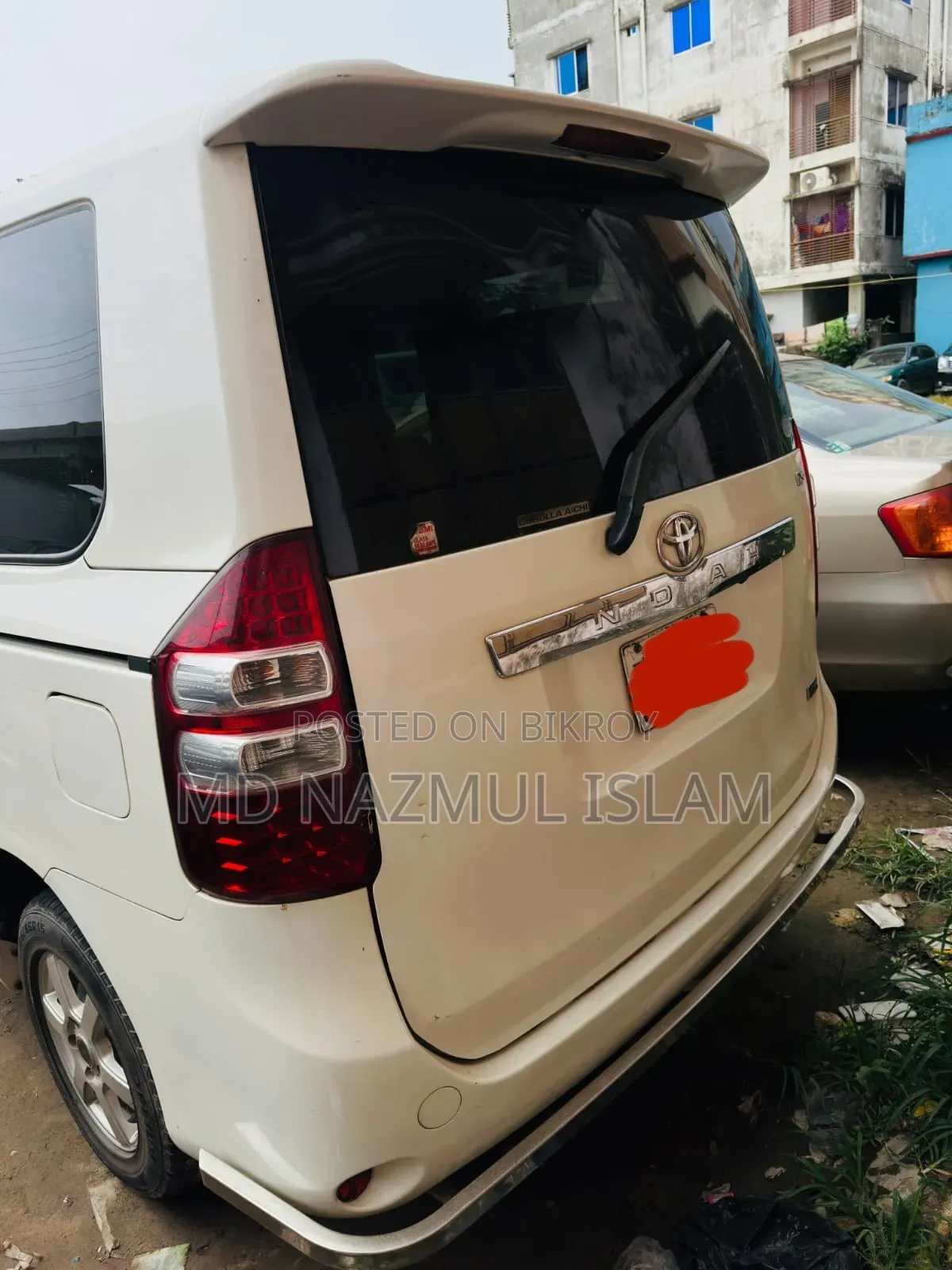Toyota Noah 2013 White