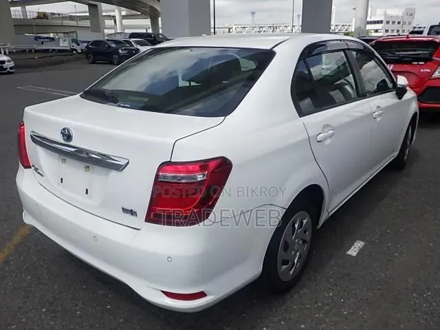 টয়োটা এক্সিও ২০২১ হোয়াইট
