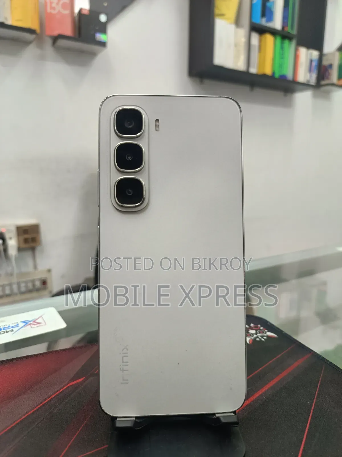 ইনফিনিক্স হট ৬০আই ১২৮ জিবি সাদা
