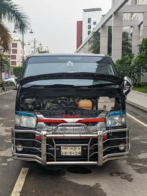টয়োটা হাইএস ২০১৬ ব্ল্যাক