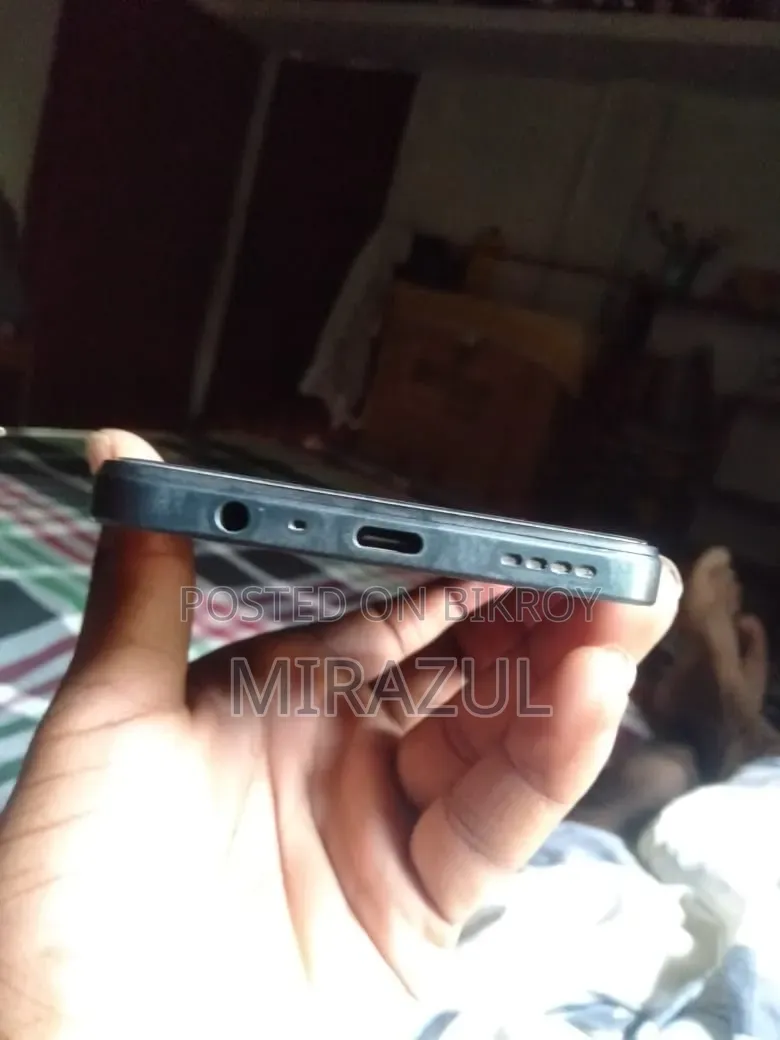 রিয়েলমি সি৭১ ১২৮ জিবি নীল
