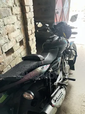 বাজাজ পালসার ১৫০ ২০১৭ ব্ল্যাক