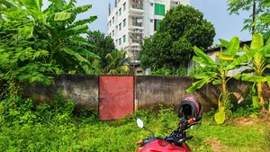 ৭৫ ফিট রোডের সাথে দক্ষিণমুখী ৫ কাঠা প্লট বিক্রি করা হবে