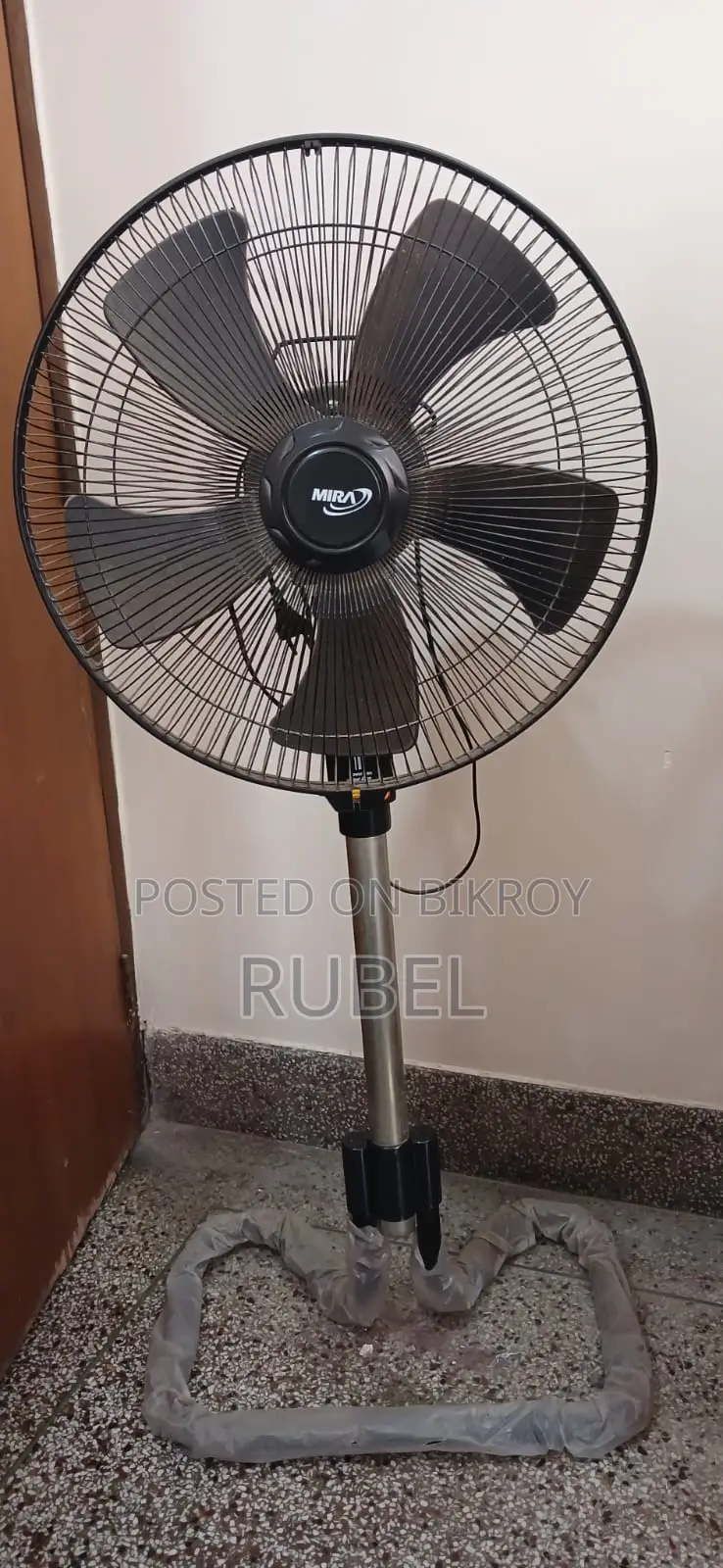 স্ট্যান্ড ফ্যান (মীরা)
