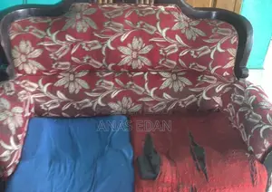 বিক্রির জন্য ক্রাউন সোফা