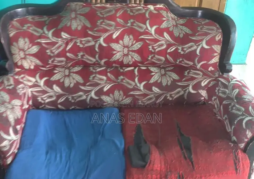 বিক্রির জন্য ক্রাউন সোফা
