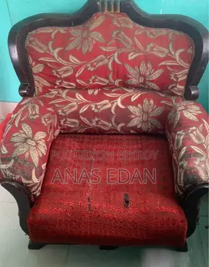 বিক্রির জন্য ক্রাউন সোফা