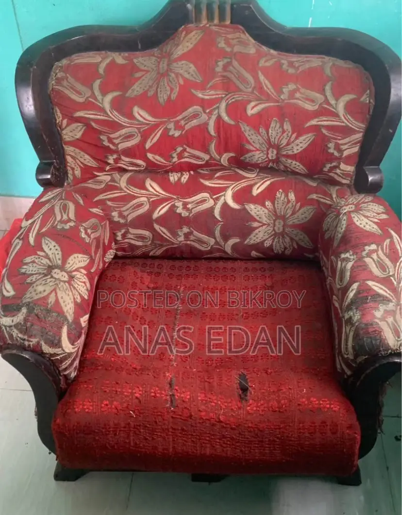 বিক্রির জন্য ক্রাউন সোফা