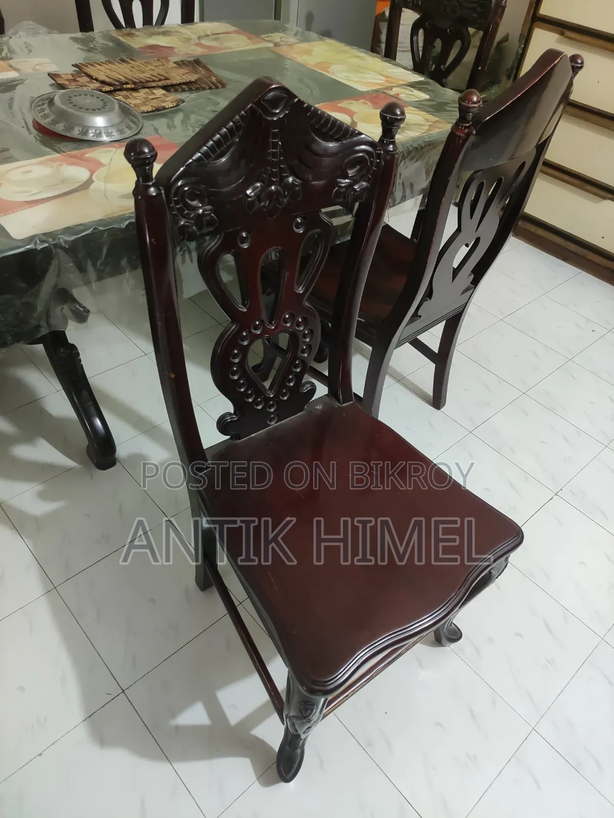 Dining Table + 6 Chairs