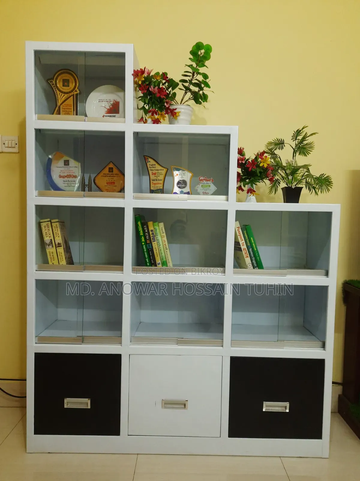Book Self With Show Case