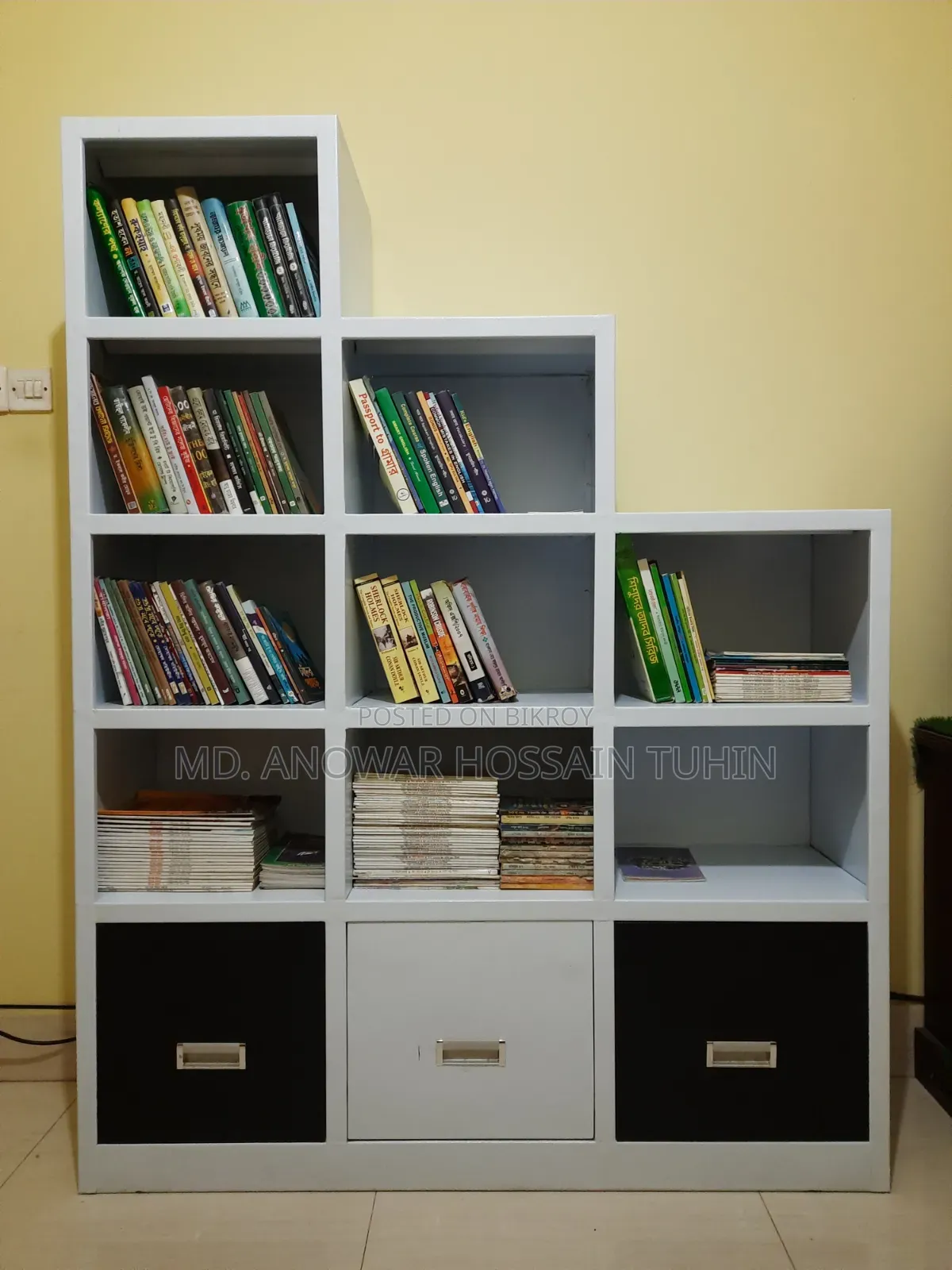 Book Self With Show Case
