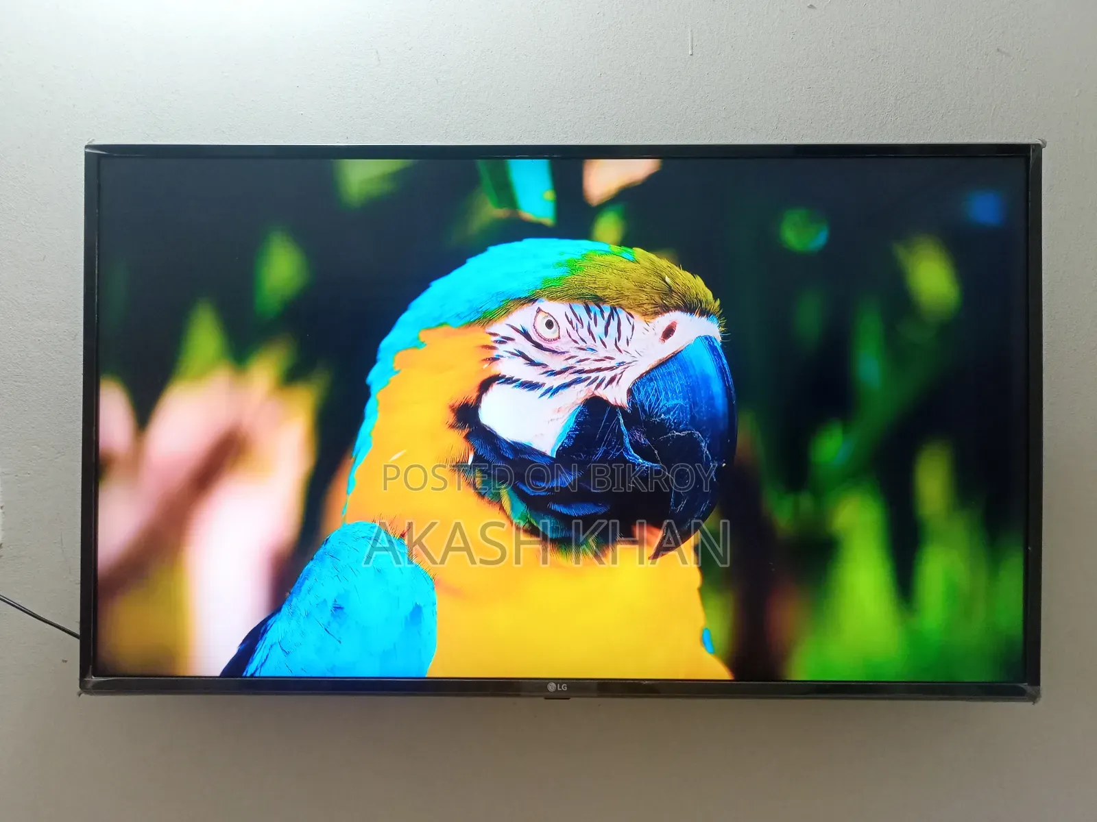 LG 43" Smart TV (With Box)