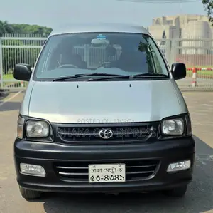 টয়োটা নোয়া ২০০৪ সিলভার