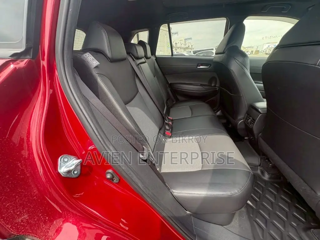 Toyota Corolla Cross 1.8 Hybrid FWD 2022 Red