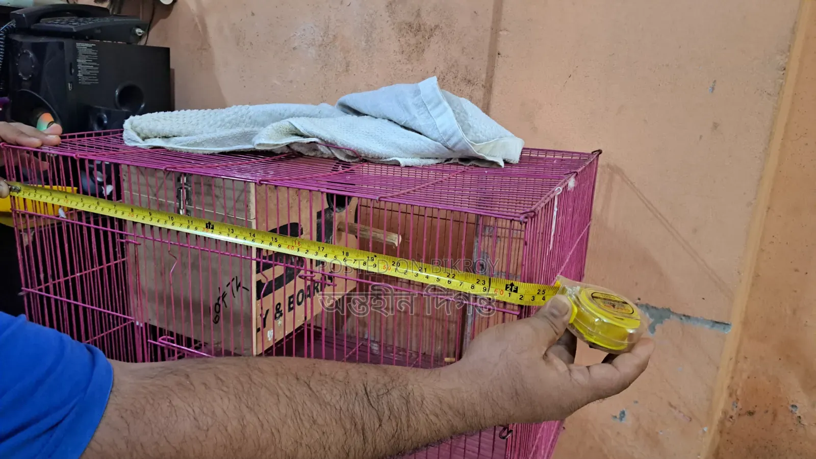 কাঠের প্রজনন বাসা সহ পাখির খাঁচা