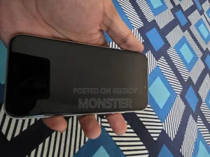 অ্যাপল আইফোন এক্সআর ৬৪ জিবি হোয়াইট