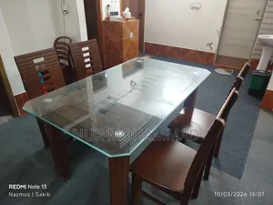 সেগুন ও মালয়েশিয়ান কাঠের ৪ চেয়ারের ডাইনিং টেবিল (১০ মিমি গ্লাসসহ)