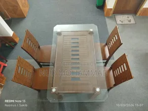সেগুন ও মালয়েশিয়ান কাঠের ৪ চেয়ারের ডাইনিং টেবিল (১০ মিমি গ্লাসসহ)