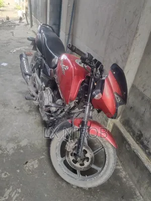 Bajaj Pulsar 150 2016 Red