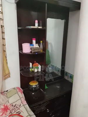 ড্রেসিং টেবিল