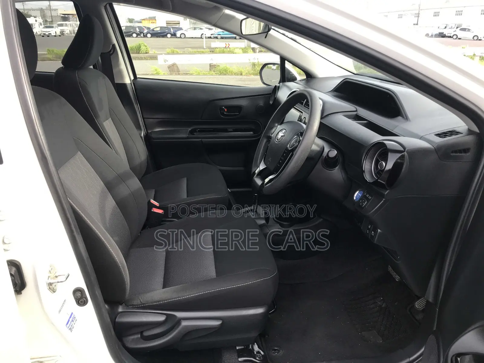 Toyota Aqua 2021 Pearl