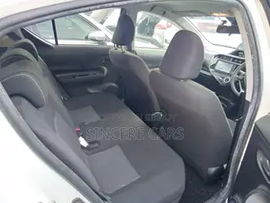 Toyota Aqua 2021 Pearl