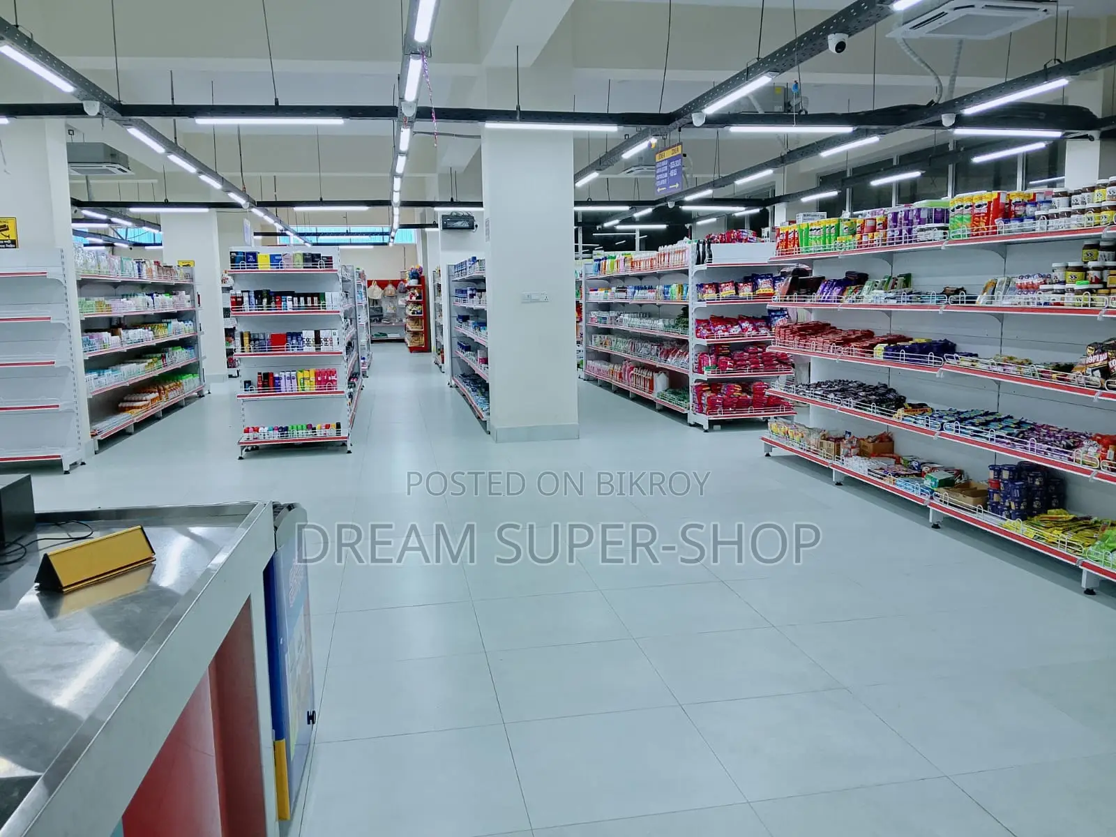 Premium Retail Display Rack | Wall Gondola for Super Shop