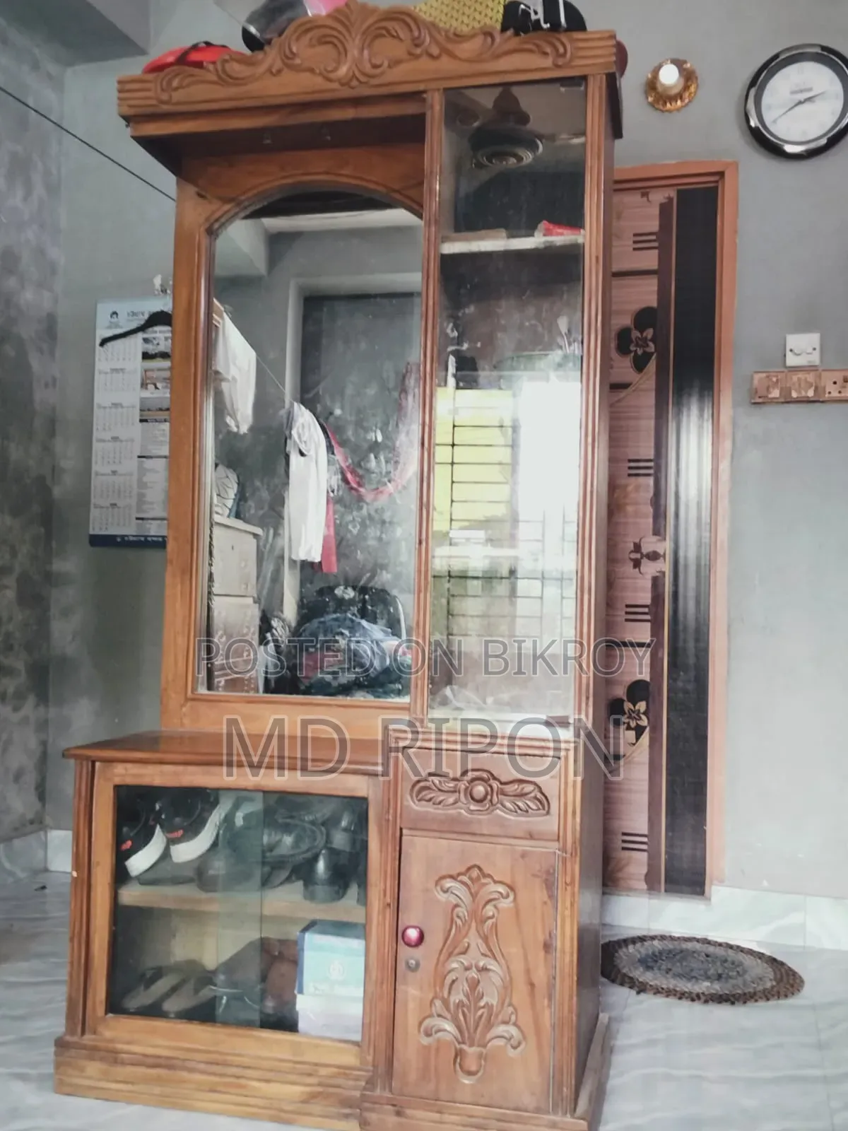 ড্রেসিং টেবিল