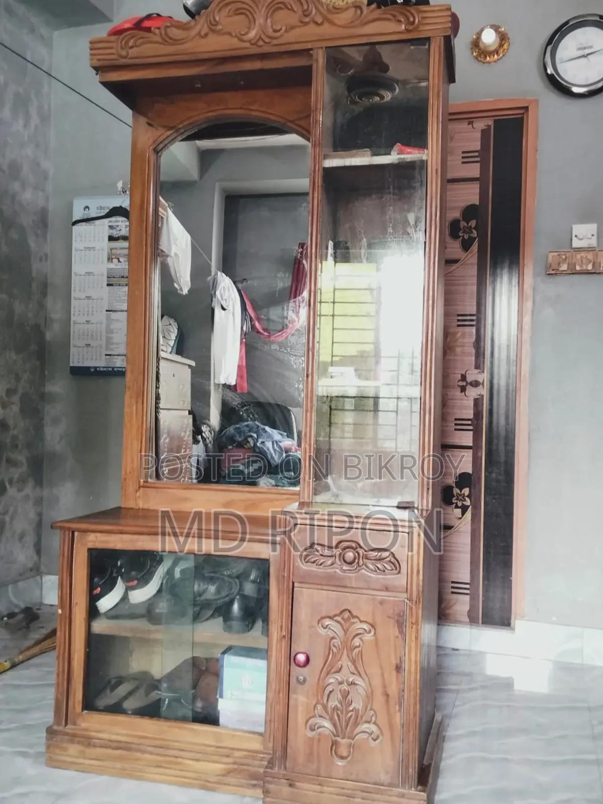 ড্রেসিং টেবিল