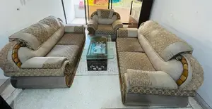 সোফা সেট (২+২+১) সাথে চা টেবিল