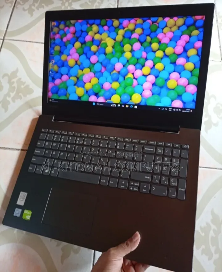 Lenovo Laptop 8GB Intel Core i5 256GB SSD