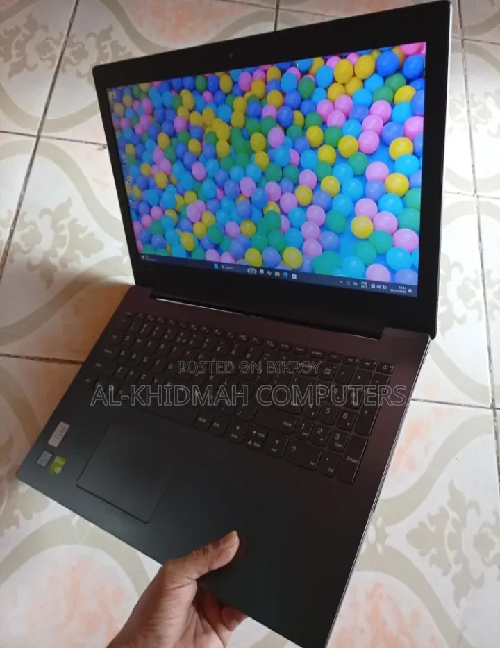 Lenovo Laptop 8GB Intel Core i5 256GB SSD