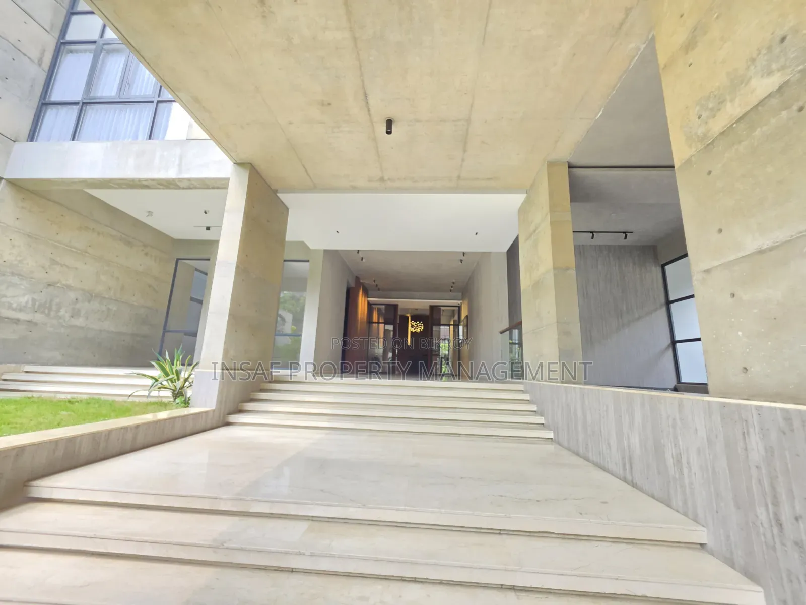4 Bedroom Apartment in Baridhara for sale