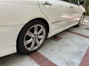 Toyota Crown 2005 White