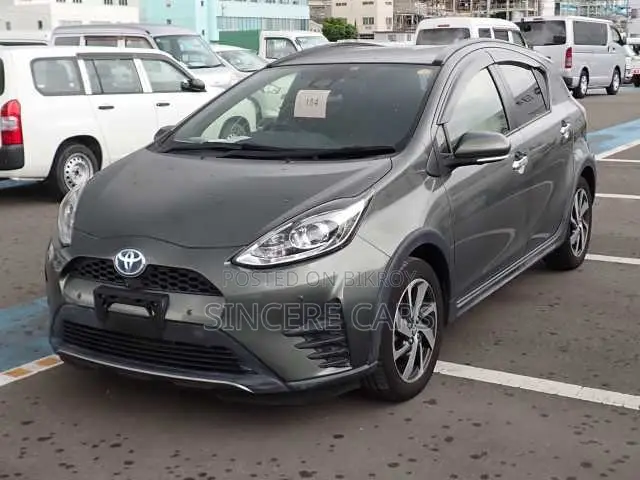 Toyota Aqua 2021 Gray