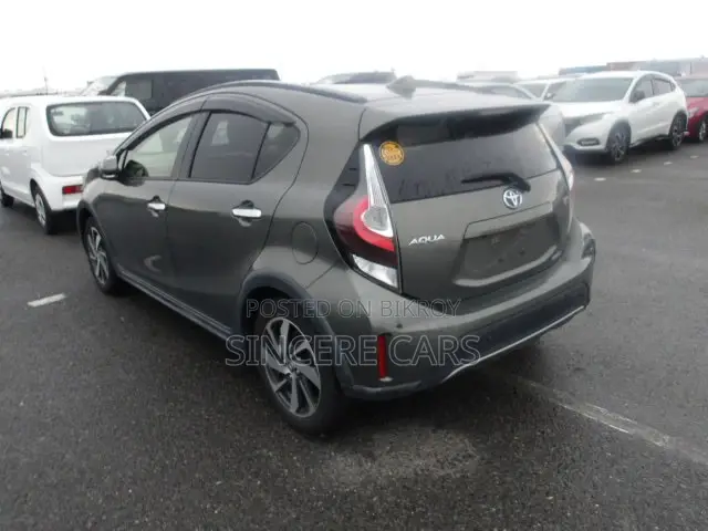 Toyota Aqua 2021 Gray