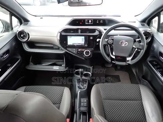 Toyota Aqua 2021 Gray