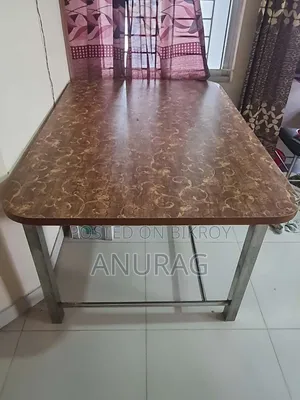 ডাইনিং টেবিল ও ৬ টি চেয়ার সেল করা হবে