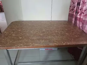 ডাইনিং টেবিল ও ৬ টি চেয়ার সেল করা হবে
