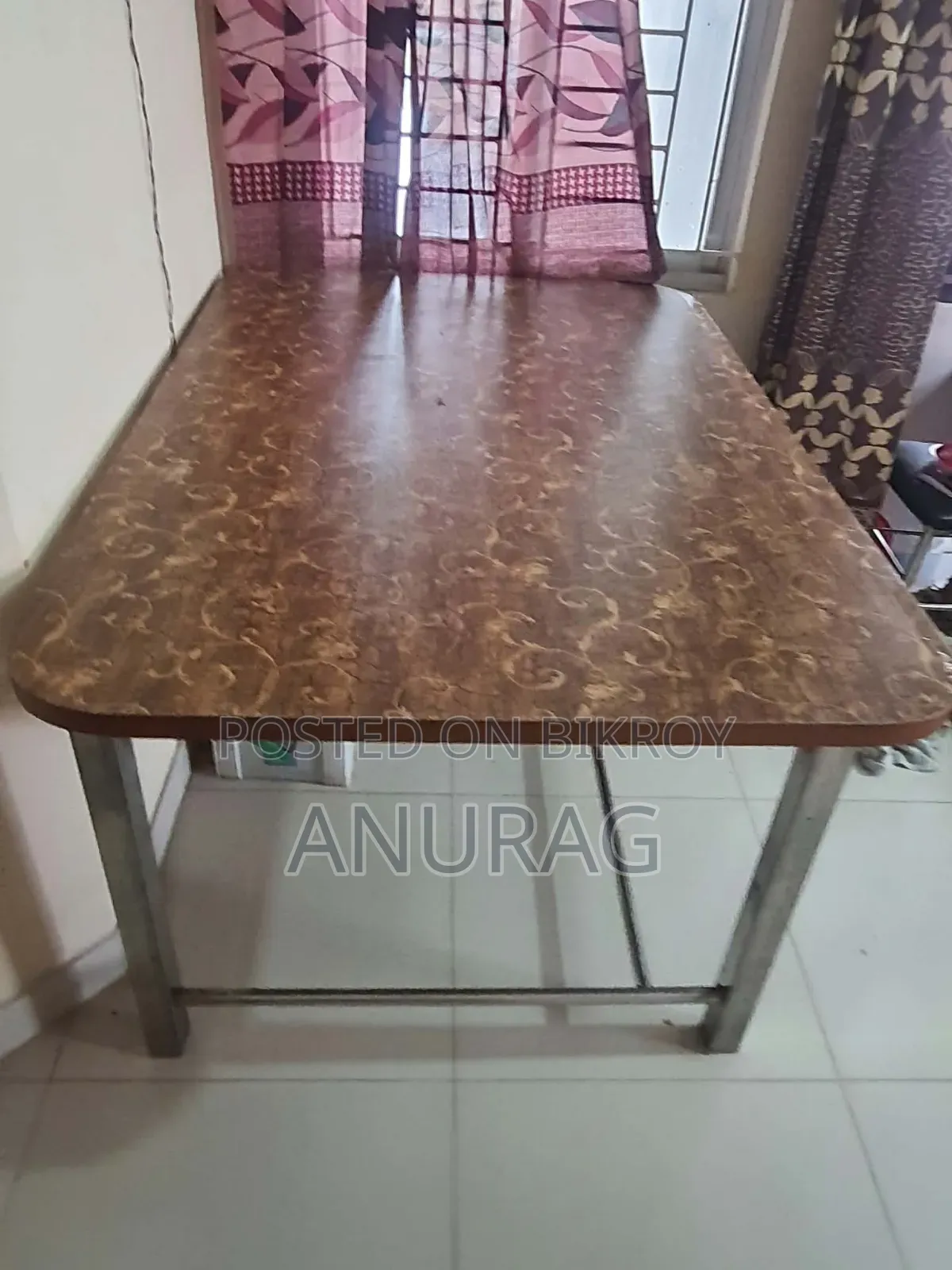 ডাইনিং টেবিল ও ৬ টি চেয়ার সেল করা হবে