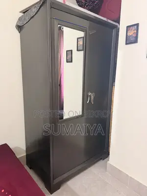 স্টিল আলমিরা
